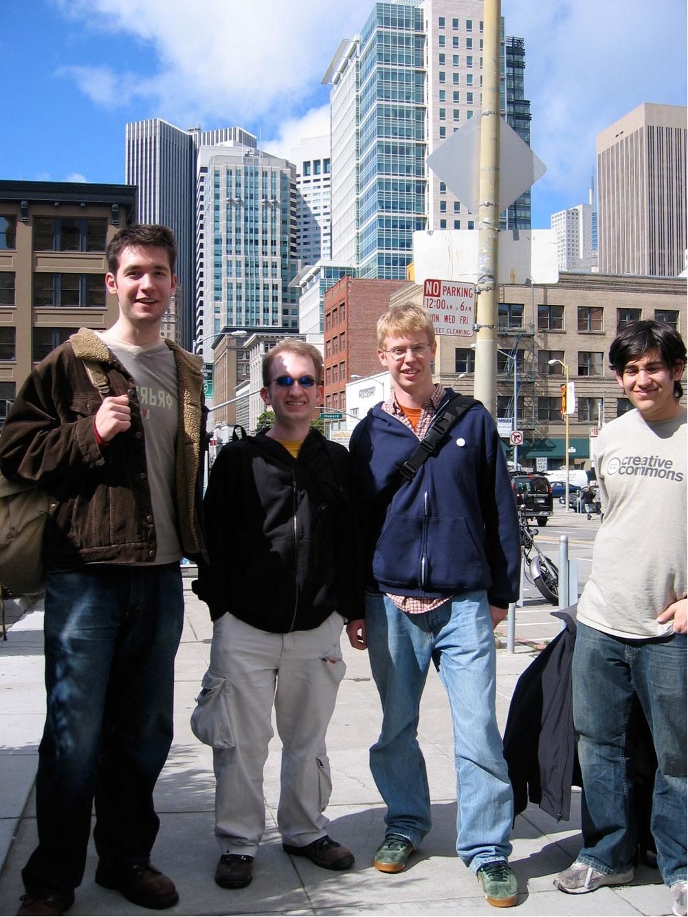 Reddit 创始人小团队，右一为 Aaron Swartz